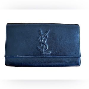 Authentic YSL Patent Leather Envelope Clutch Belle De Jour Large- Black Logo